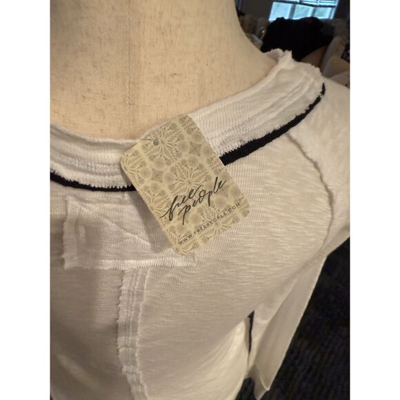 Free People Woman’s Cardigan Size Medium NWT - Picture 4 of 8